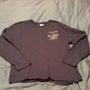 Zara Gray Long Sleeve 'Welcome to Alaska' Top